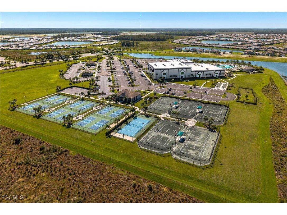 19112 Hanley Boulevard Estero FL 33928 2025019997 image46