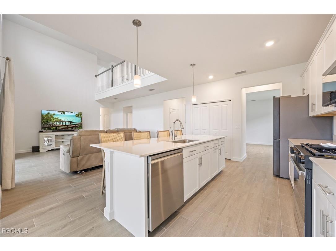 19112 Hanley Boulevard Estero FL 33928 2025019997 image9