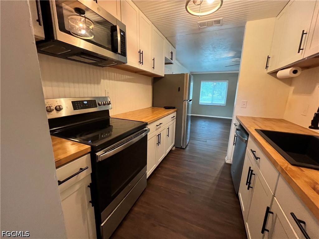 19113/115 Holly Road Fort Myers FL 33967 2026016602 image11