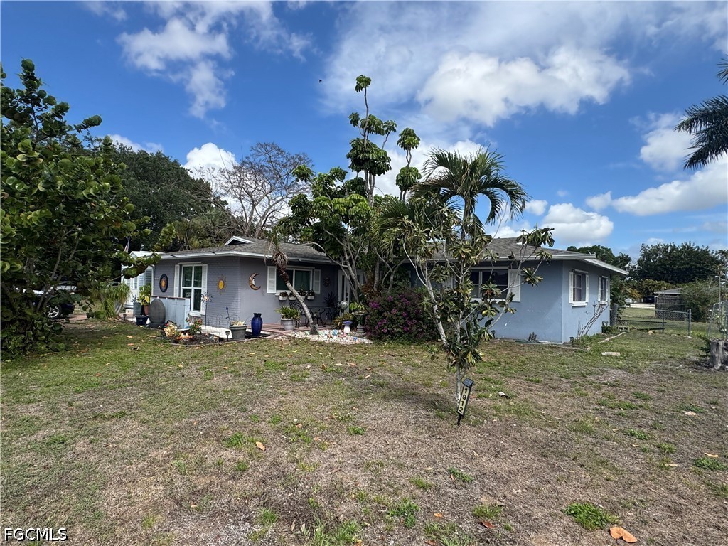 1912 Howe Court North Fort Myers FL 33903 2026015827 image1