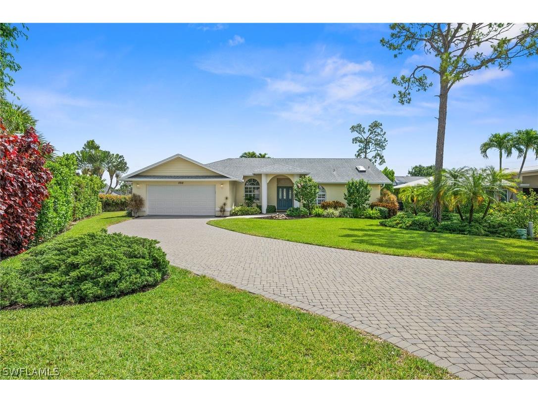 1912 Imperial Golf Course Boulevard Naples FL 34110 224039672 image1