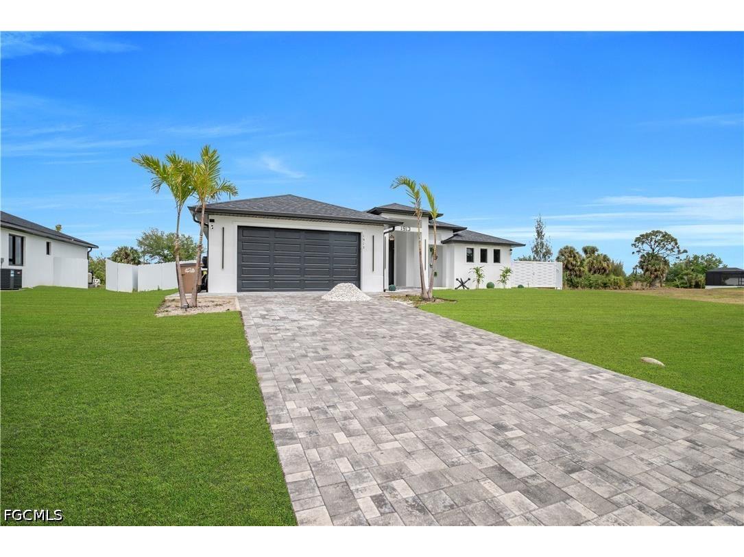 1913 NE 34th Terrace Cape Coral FL 33909 2026014598 image3