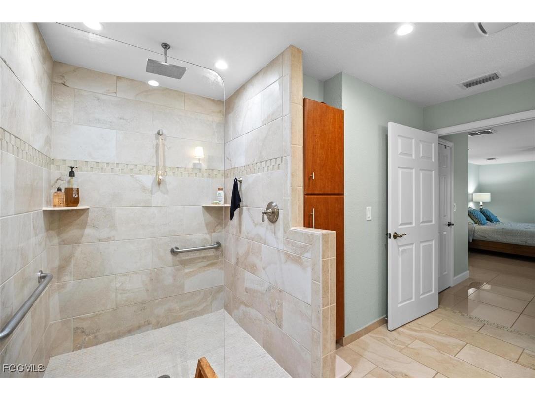 1914 NW 15th Street Cape Coral FL 33993 2026000806 image37