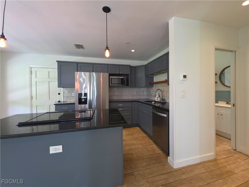 1915 Llewellyn Drive Fort Myers FL 33901 2025006364 image10