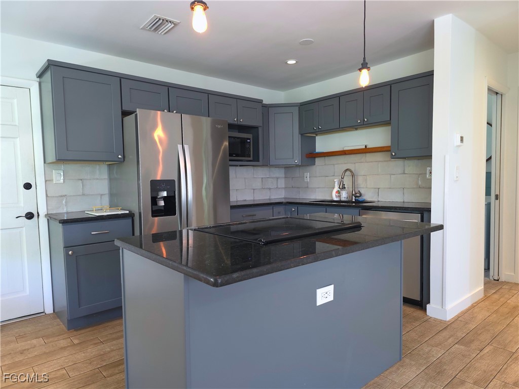 1915 Llewellyn Drive Fort Myers FL 33901 2025006364 image9