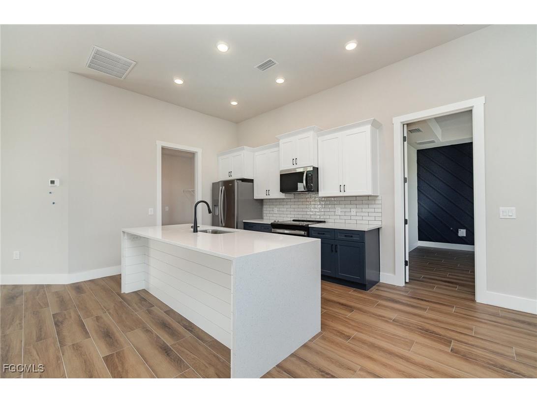 1915 NW 29th Avenue Cape Coral FL 33993 2025007518 image3