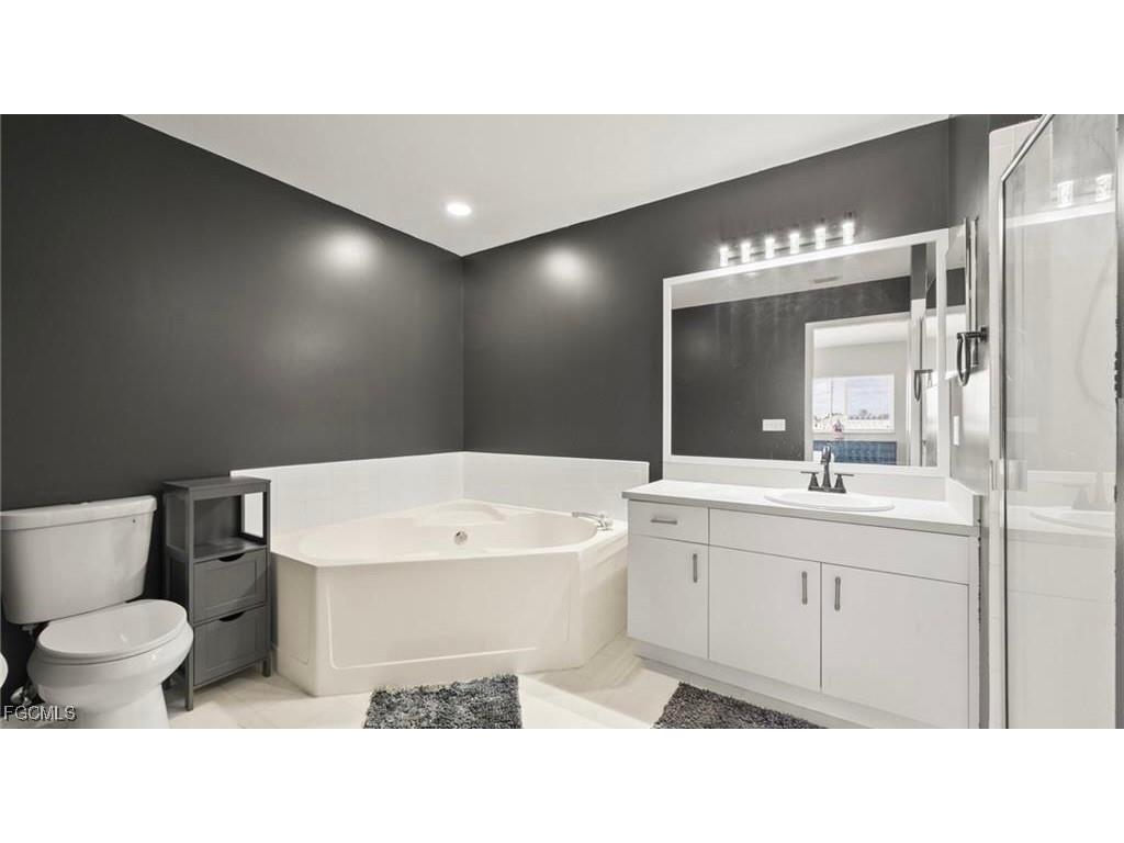 1915 SW 2nd Street Cape Coral FL 33991 2025020703 image15