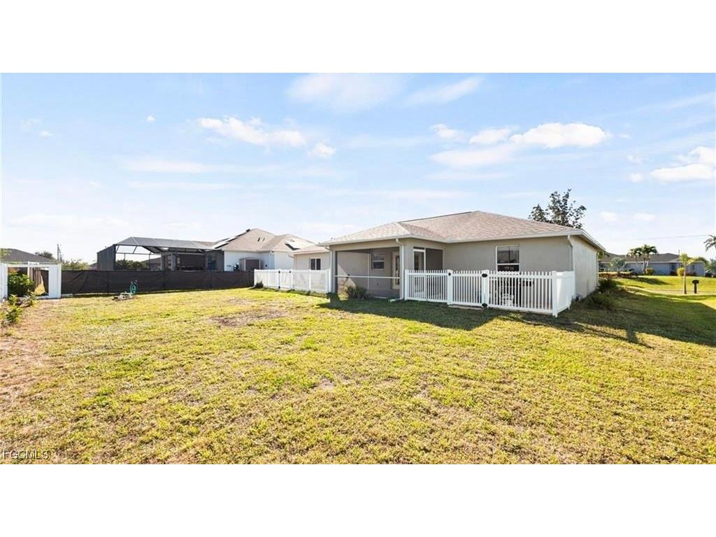 1915 SW 2nd Street Cape Coral FL 33991 2025020703 image24