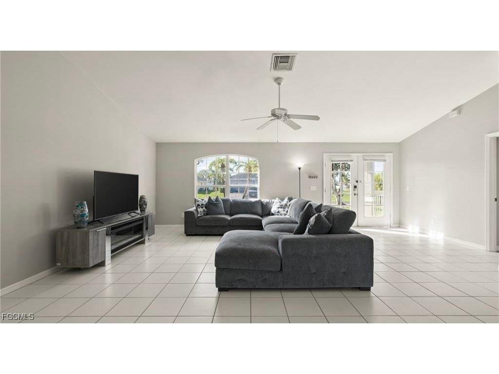 1915 SW 2nd Street Cape Coral FL 33991 2025020703 image4