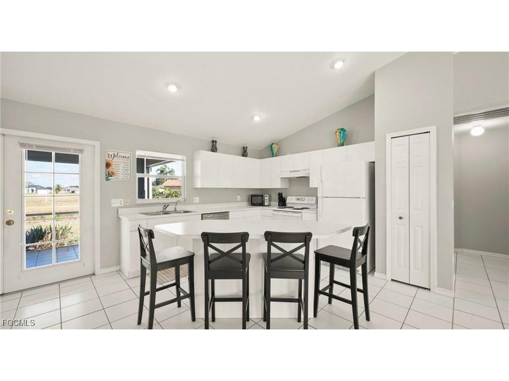 1915 SW 2nd Street Cape Coral FL 33991 2025020703 image7