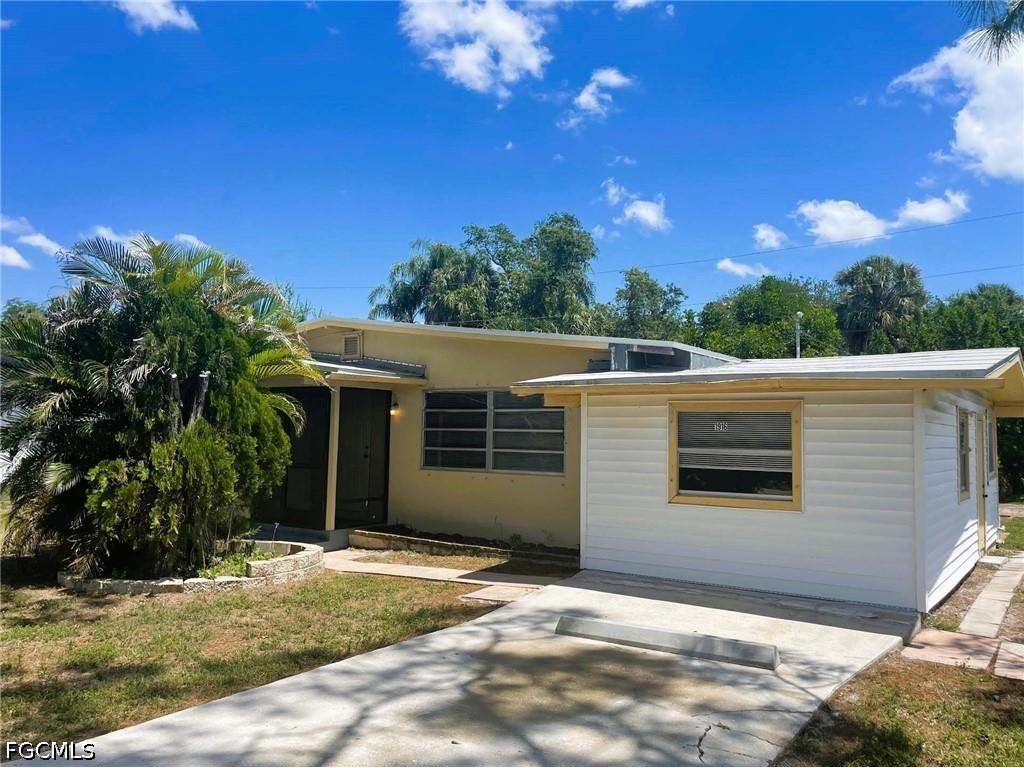 1916 Flamingo Drive North Fort Myers FL 33917 2026022092 image1