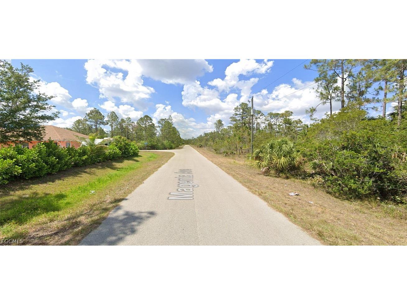 1914/1916 Magenta Avenue Lehigh Acres FL 33972 2026012732 image1