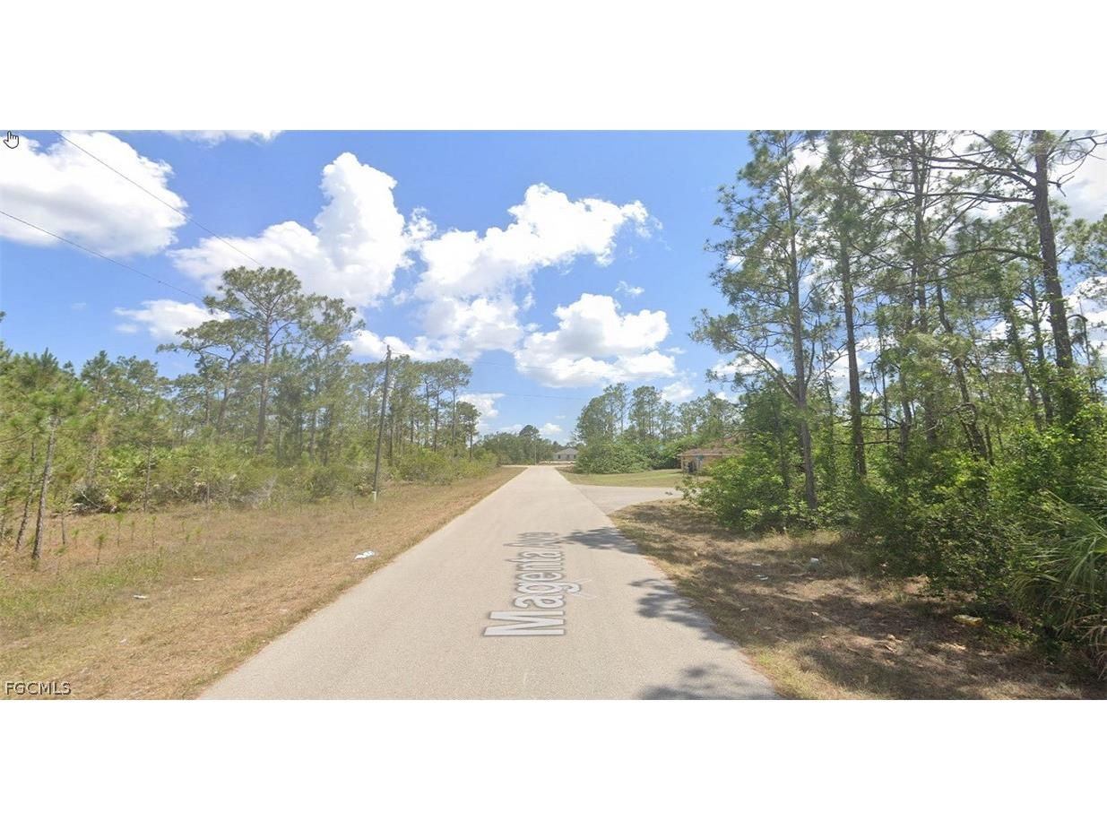 1914/1916 Magenta Avenue Lehigh Acres FL 33972 2026012732 image2