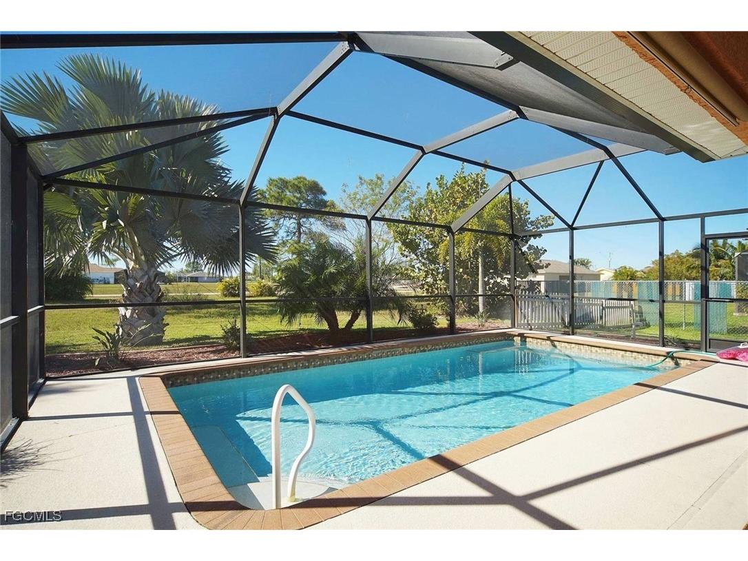 1916 NW 13th Place Cape Coral FL 33993 2025010069 image1