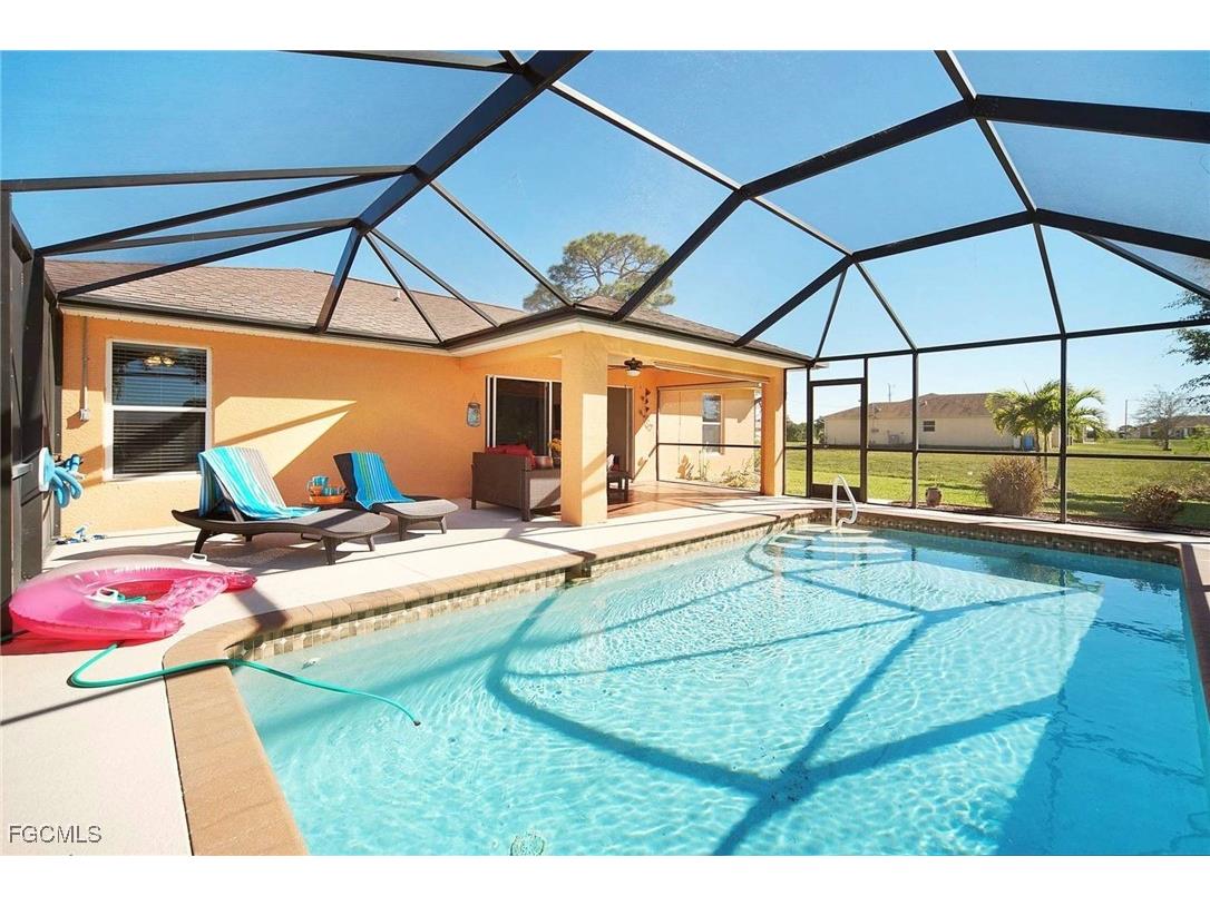 1916 NW 13th Place Cape Coral FL 33993 2025010069 image2