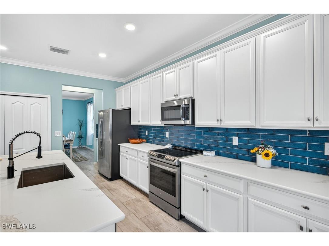 19169 Elston Way Estero FL 33928 225079007 image12