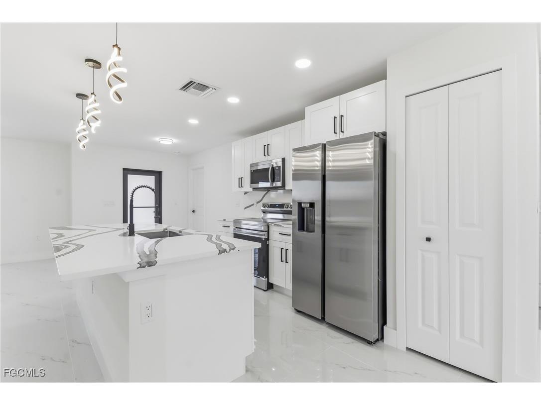 1918 NW 21st Terrace Cape Coral FL 33993 2026001940 image12