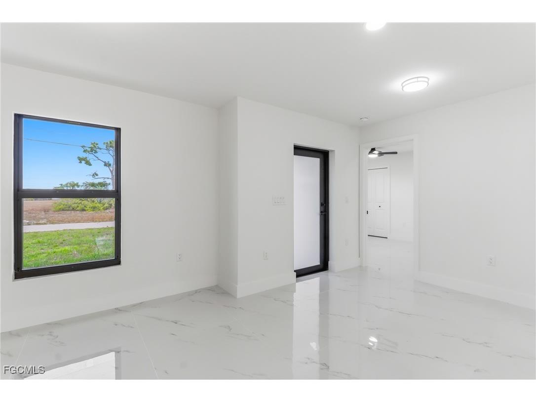 1918 NW 21st Terrace Cape Coral FL 33993 2026001940 image3