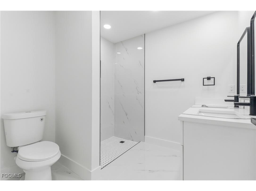 1918 NW 21st Terrace Cape Coral FL 33993 2026001940 image34