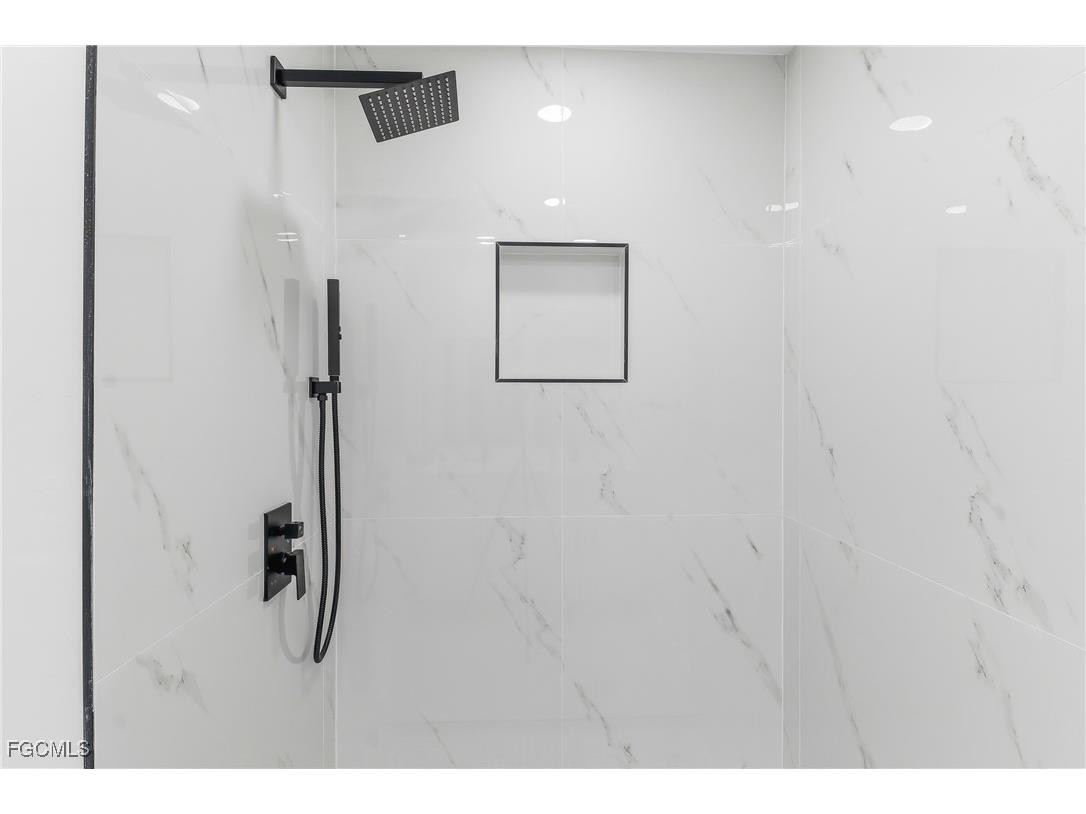 1918 NW 21st Terrace Cape Coral FL 33993 2026001940 image35