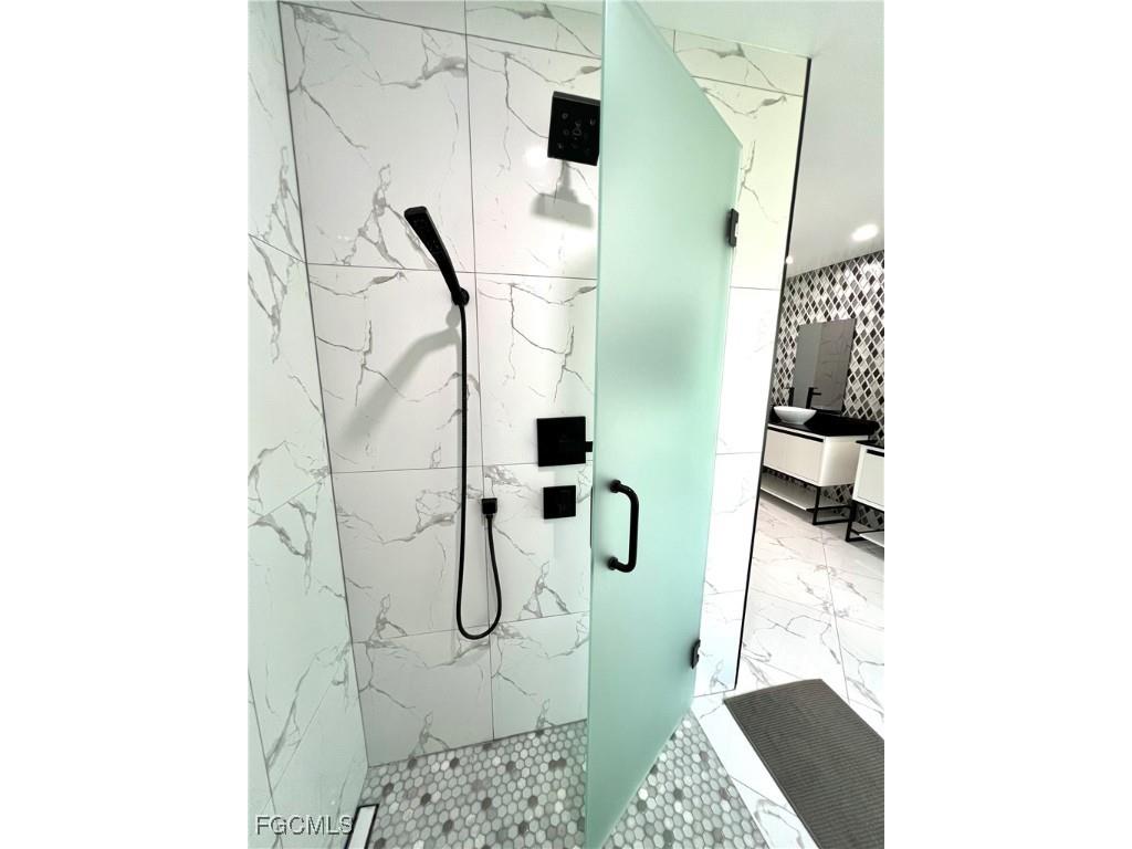 1919 Countess Court Naples FL 34110 2025002803 image13