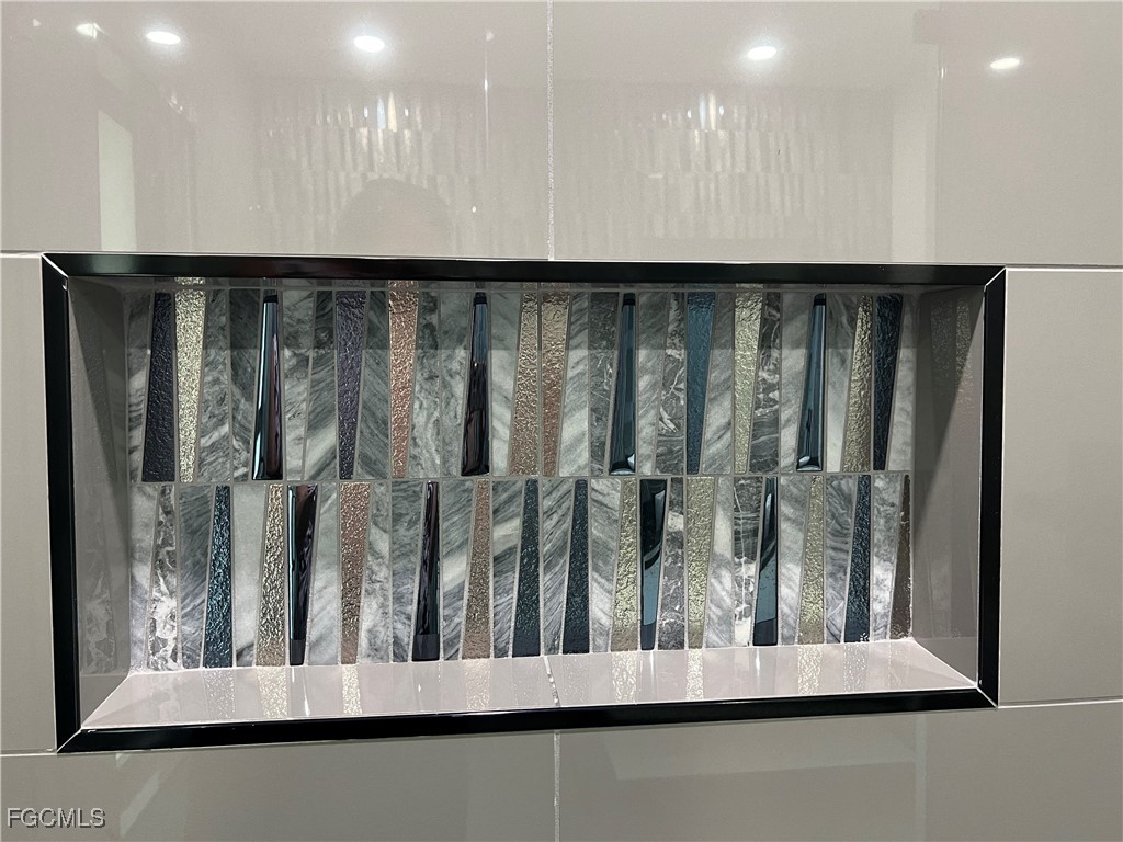 1919 Countess Court Naples FL 34110 2025002803 image21