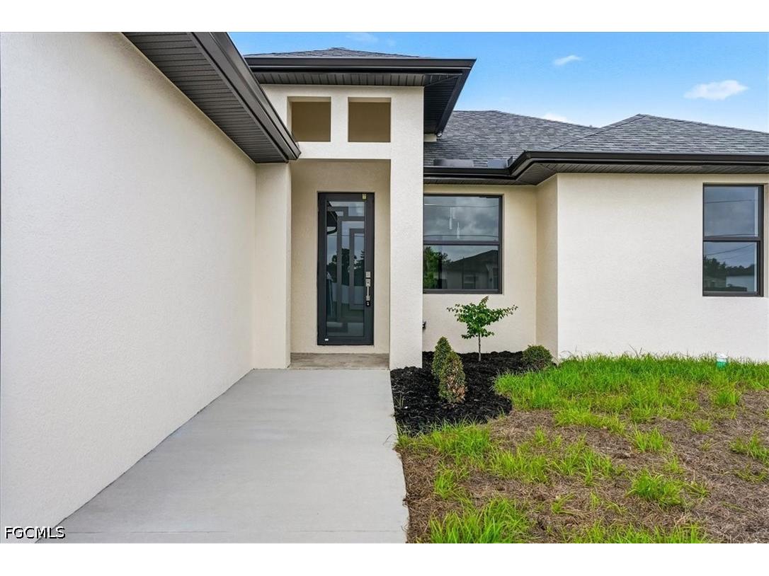 1919 Crawford Avenue N Lehigh Acres FL 33971 2026021866 image2