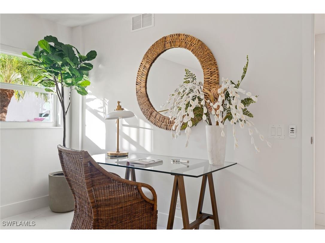 1919 Gulf Shore Boulevard N #101 Naples FL 34102 225081849 image18