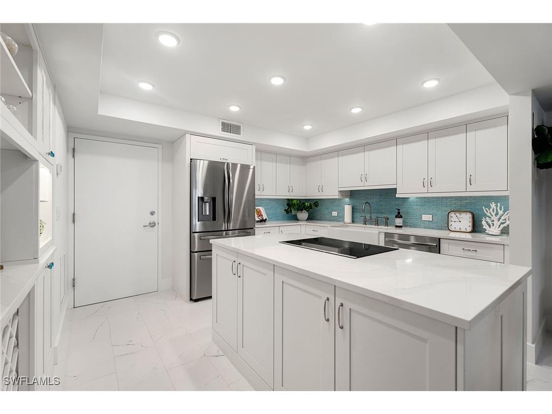 1919 Gulf Shore Boulevard N #101 Naples FL 34102 225081849 image3