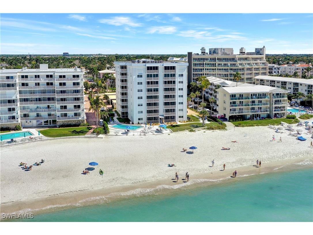1919 Gulf Shore Boulevard N #201 Naples FL 34102 225051548 image1