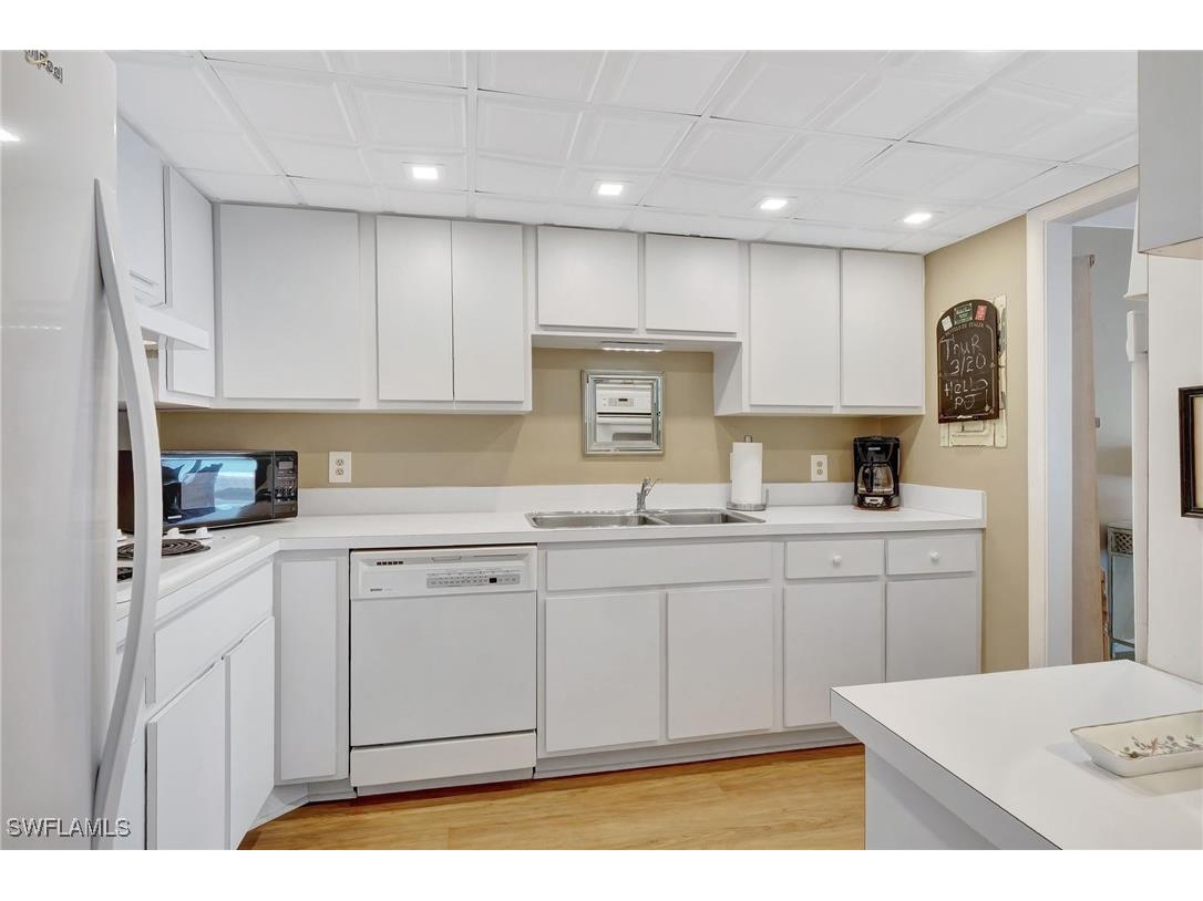 1919 Gulf Shore Boulevard N #201 Naples FL 34102 225051548 image12