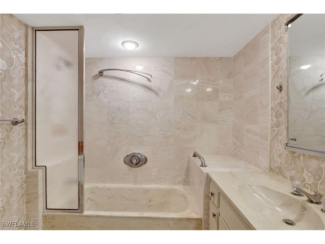 1919 Gulf Shore Boulevard N #201 Naples FL 34102 225051548 image22