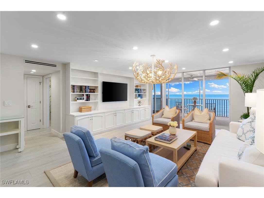 1919 Gulf Shore Boulevard N #301 Naples FL 34102 226005280 image1