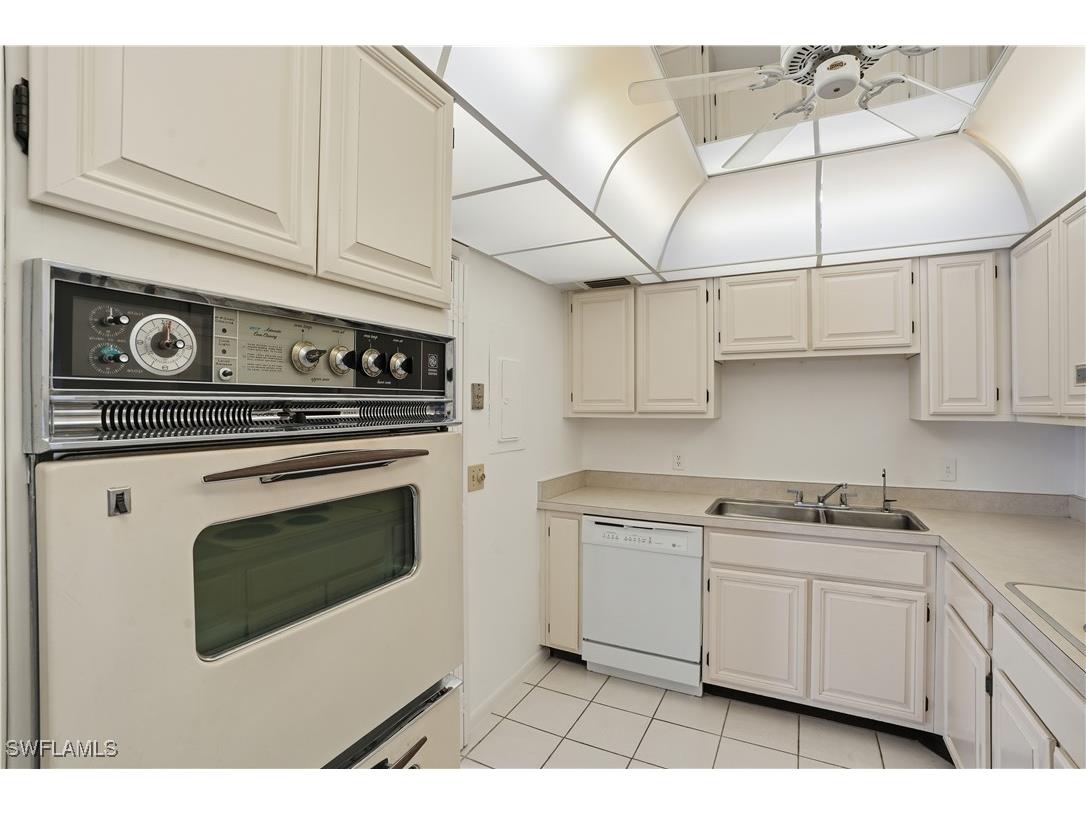 1919 Gulf Shore Boulevard N #503 Naples FL 34102 225007190 image14