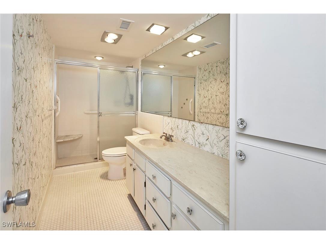 1919 Gulf Shore Boulevard N #804 Naples FL 34102 225077049 image17