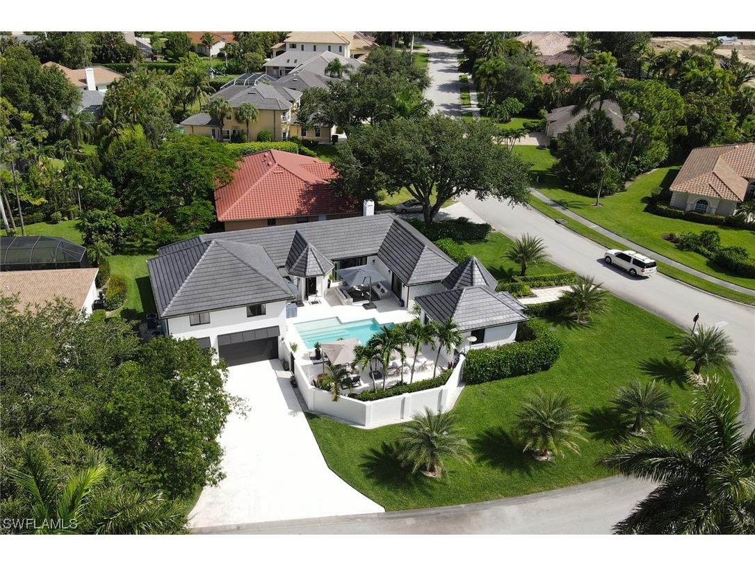 1919 Manchester Circle Naples FL 34109 223023761 image1