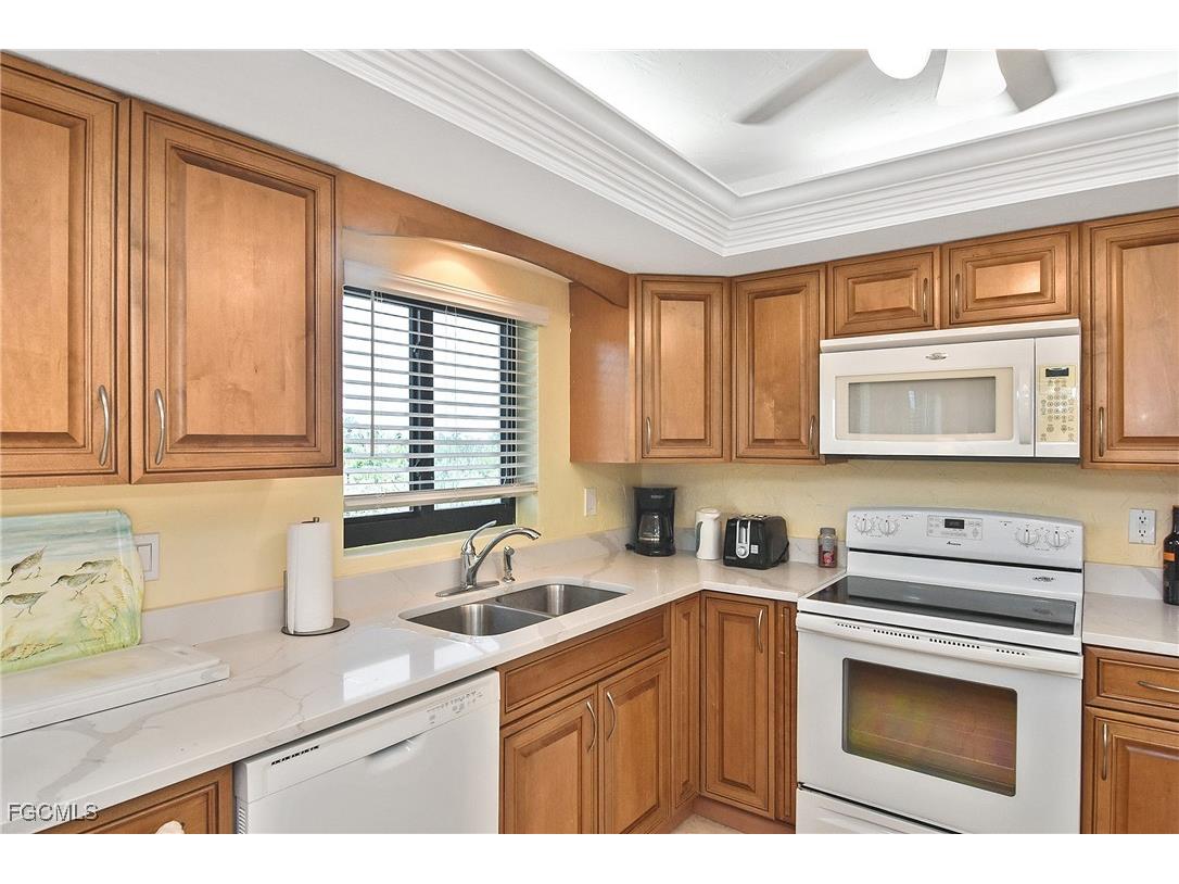 1919 Olde Middle Gulf Drive #106 Sanibel FL 33957 2025020029 image28