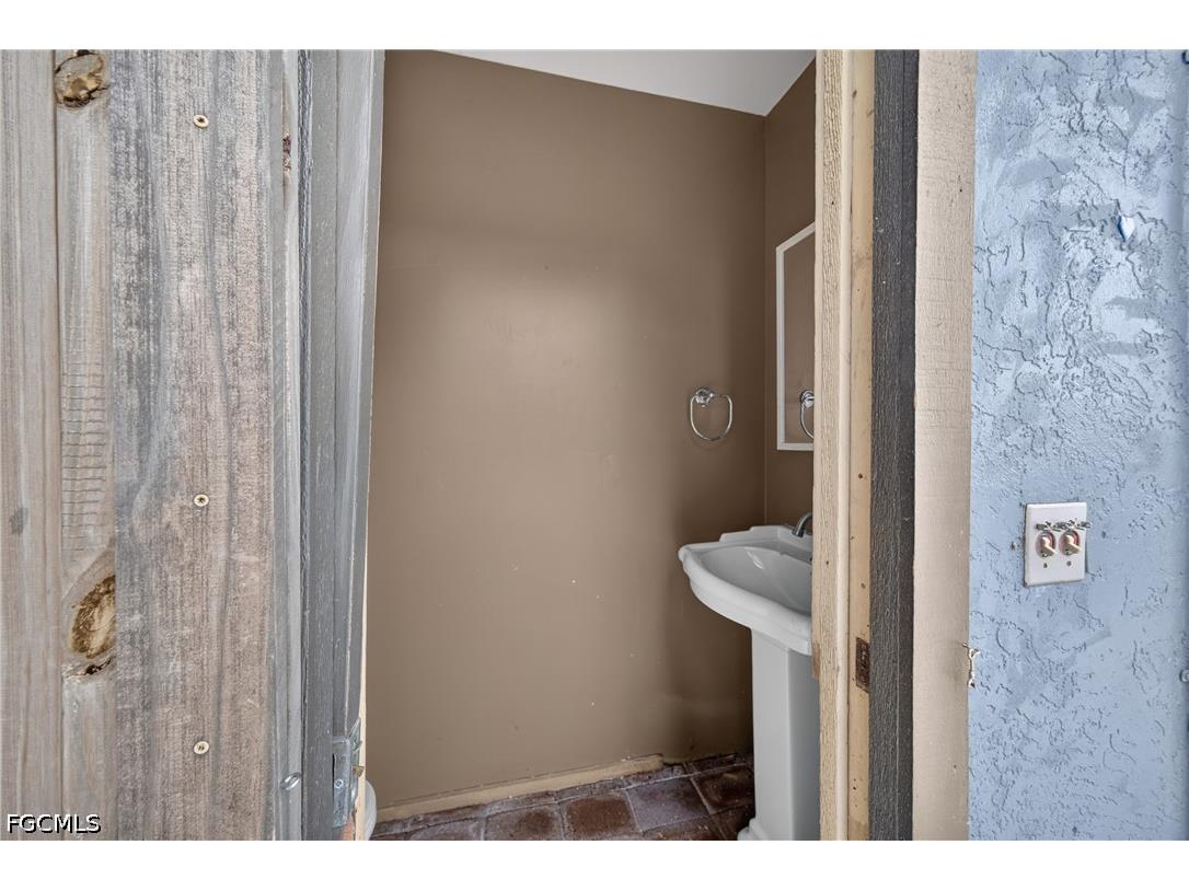 1919 SE 37th Terrace Cape Coral FL 33904 2026025726 image42