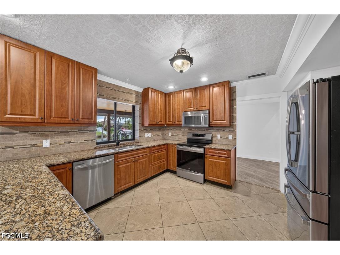 1919 SE 37th Terrace Cape Coral FL 33904 2026025726 image8