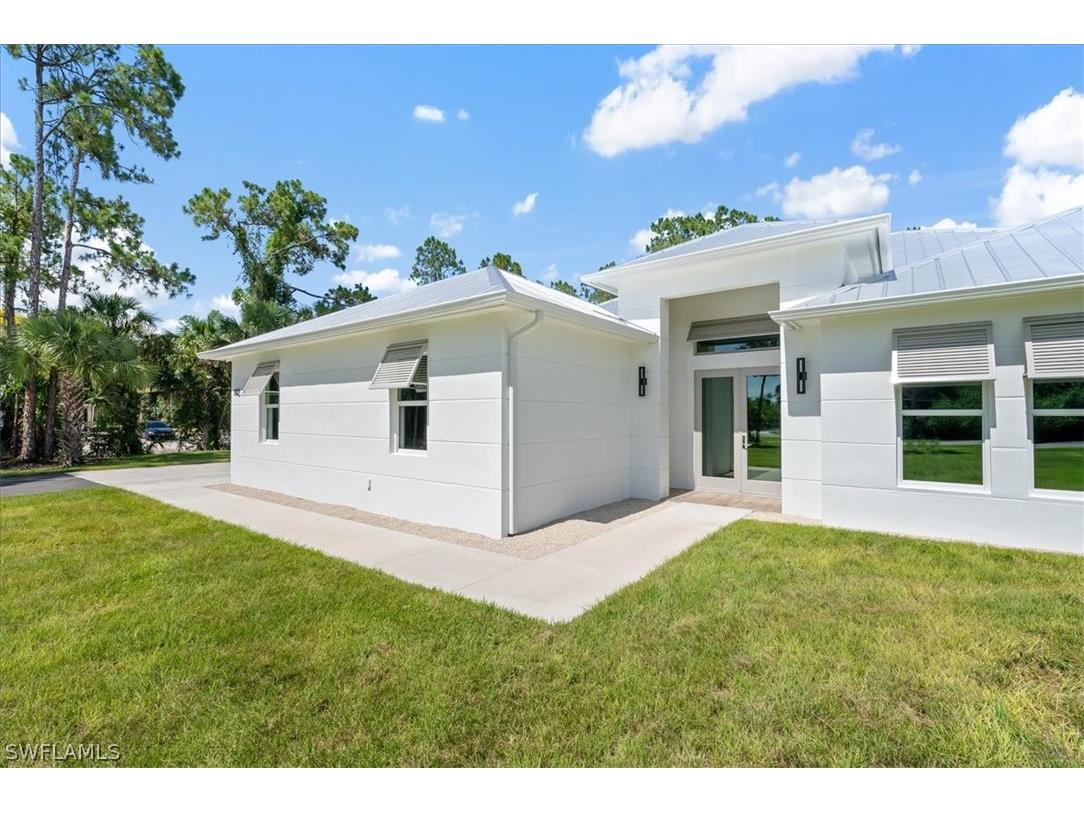 192 8th Street NE Naples FL 34120 224054804 image1