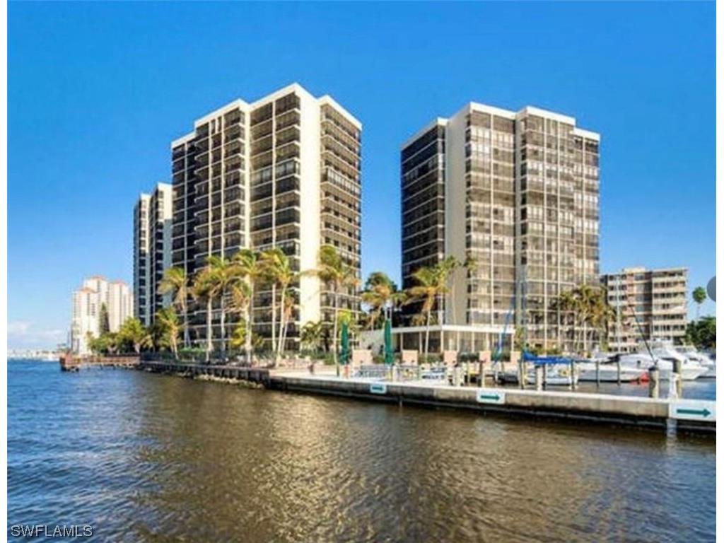 1920 Virginia Avenue #303 Fort Myers FL 33901 223046214 image1