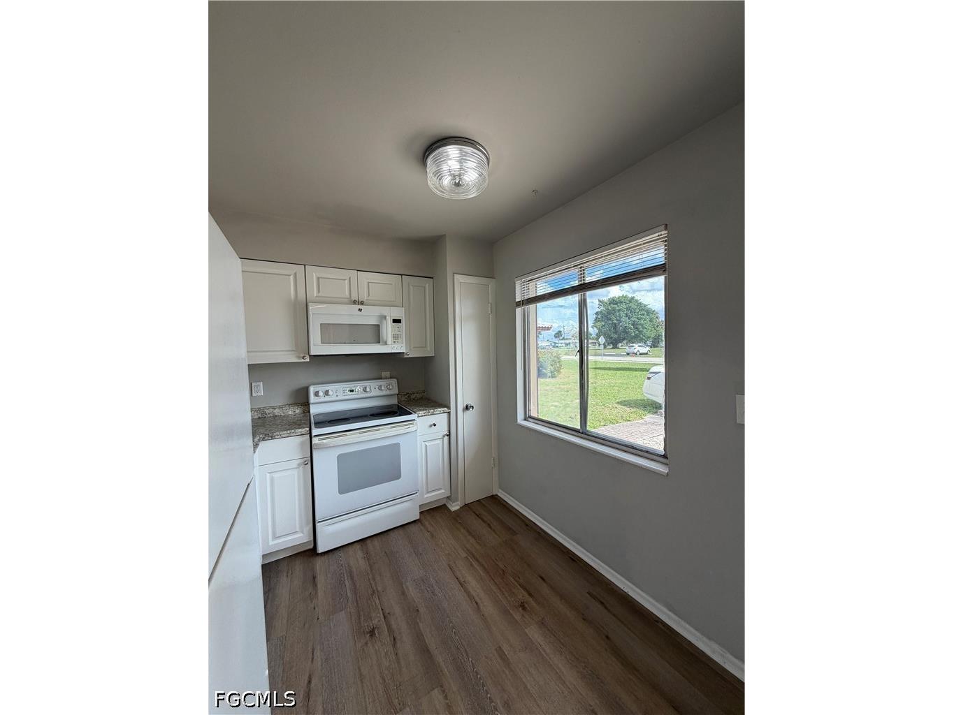 1920 W Lakeview Boulevard #4 North Fort Myers FL 33903 2026016578 image6