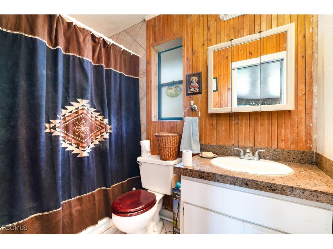 19201 Matt Road North Fort Myers FL 33917 2025006101 image13