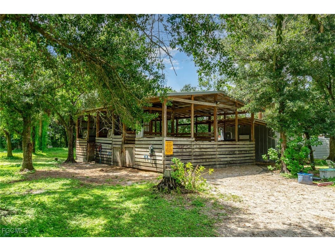 19201 Matt Road North Fort Myers FL 33917 2025006101 image17