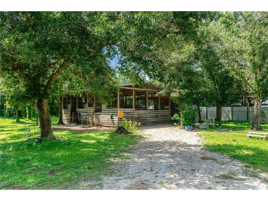 19201 Matt Road North Fort Myers FL 33917 2025006101 image18
