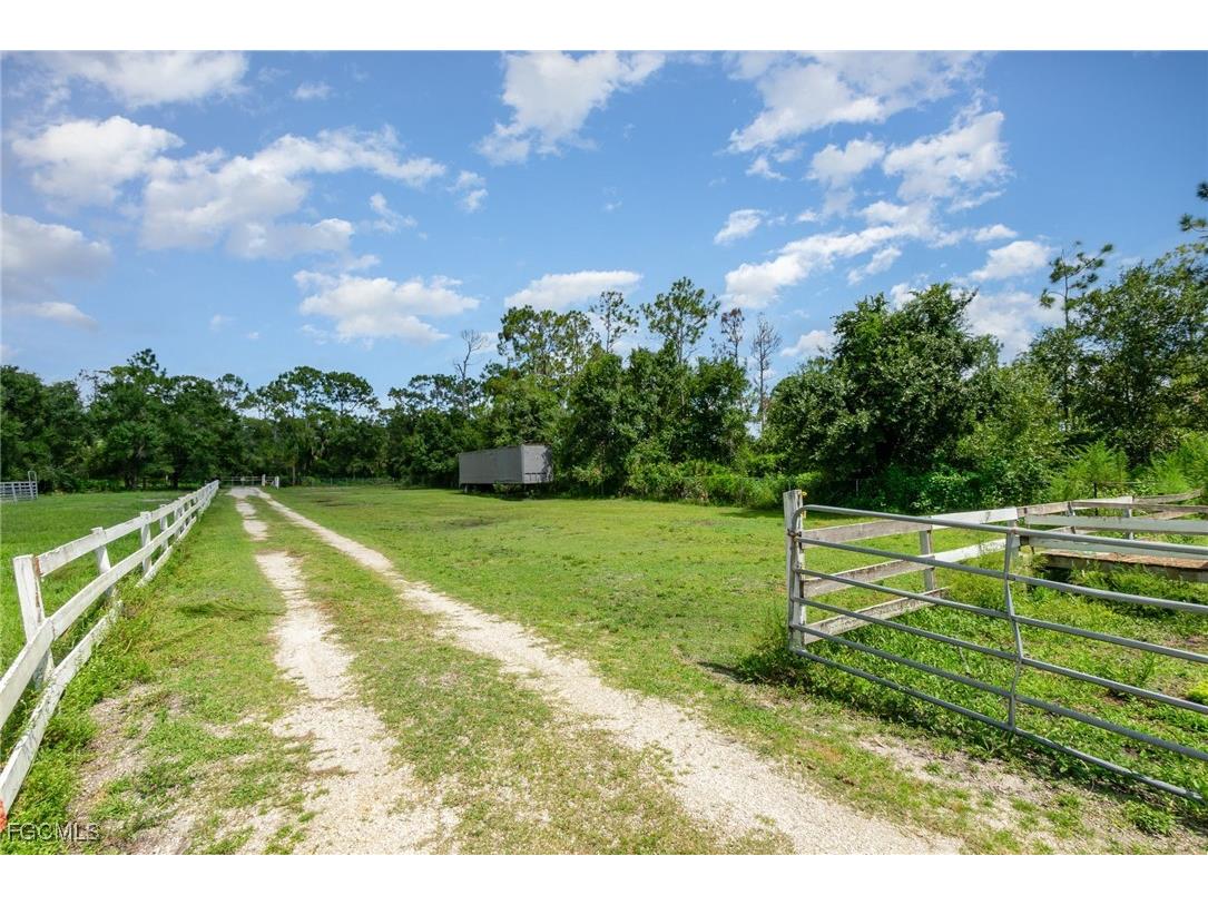 19201 Matt Road North Fort Myers FL 33917 2025006101 image20