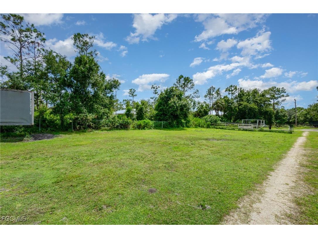 19201 Matt Road North Fort Myers FL 33917 2025006101 image23