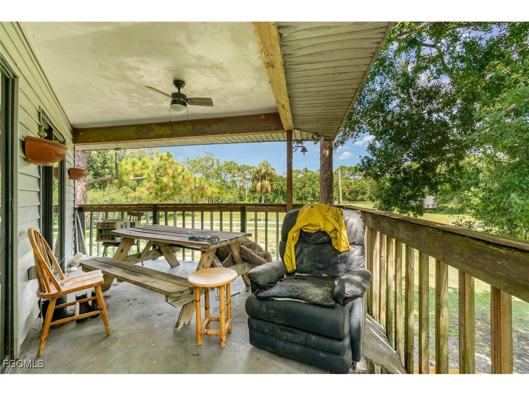 19201 Matt Road North Fort Myers FL 33917 2025006101 image4