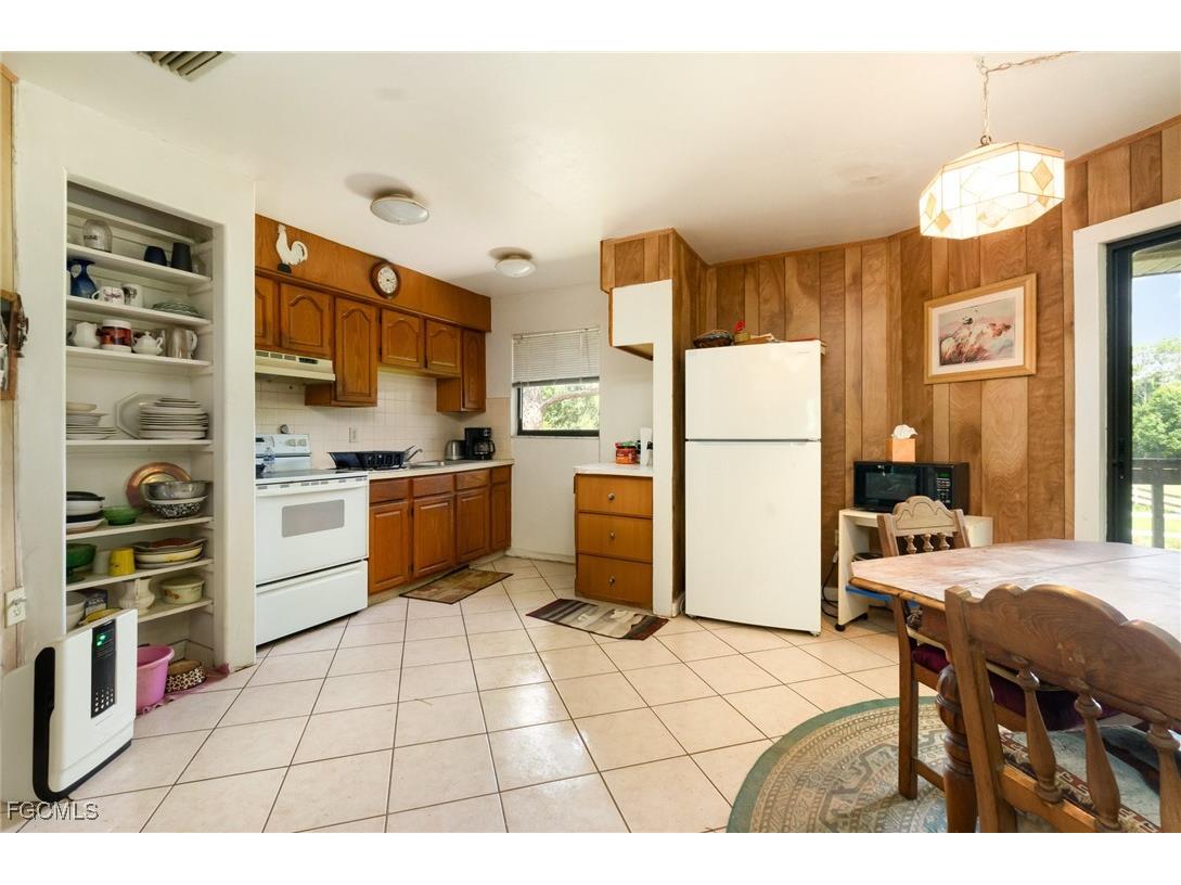 19201 Matt Road North Fort Myers FL 33917 2025006101 image8