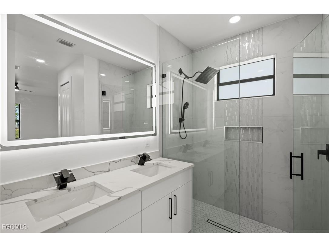 1921 NW 30th Street Cape Coral FL 33993 2025004915 image10